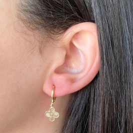 ARGOLA COM PINGENTE TREVO DE 4 FOLHAS LISO