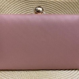 BOLSA CLUTCH QUADRADA LISTRADA ABOTUADOR BOLA