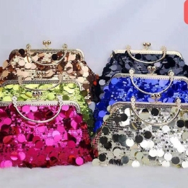 BOLSA LANTEJOLAS GRANDE E PEQUENA COM DETALHE DE FLOR NA ALÇA