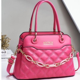 BOLSA MEDIA COM DETALHE EM U NA ALÇA