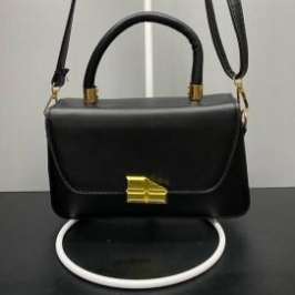 BOLSA RETANGULAR DETALHE CHOCOLATE DOURADO NA FRENTE