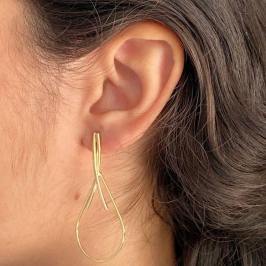 BRINCO GRANDE LISO GOTA COM 2 PALITO TRANÇADO