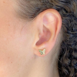 BRINCO PEQUENO BORBOLETA METADE CRAVEJADA METADE LISA 8MM