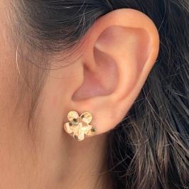 BRINCO PEQUENO DE FLOR DE CHAPA LISA 14MM