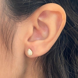 BRINCO PEQUENO GOTA CRAVEJADA 5X7MM