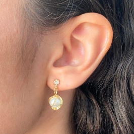 BRINCO PEQUENO PEROLA TRANÇADA E COM ZIRCONIA 8MM