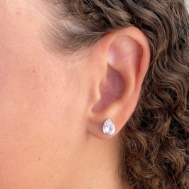 BRINCO PEQUENO ZIRCONIA GOTA DE CRISTAL E COLOR G 6X8MM