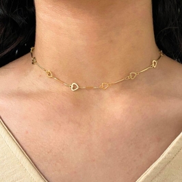 CHOKER 9 CORAÇÃO VAZADO E ENTRE ELES UM PALITO