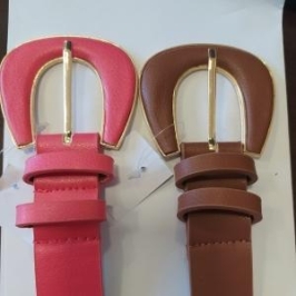 CINTO FIVELA MEIA LUA ENCAPADA DETALHE EM METAL