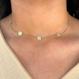 GARGANTILHA COM 5 FLORES DE CHAPA