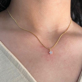 GARGANTILHA INFANTIL COM UMA MINI ESTRELA CRISTAL