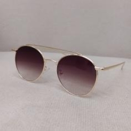 OCULOS RAYBAN COM HASTE ACIMA DAS LENTES