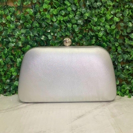 BOLSA CLUTCH TRAPÉZIO METALIZADA LISA ABOTUDOR REDONDO