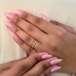 ANEL APARADOR CRAVEJADO COM 1 FILEIRA E COM FIO TORÇIDO