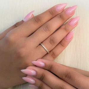 ANEL APARADOR UMA FILEIRA CRAVEJADA