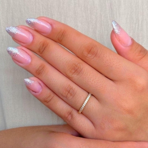 ANEL APARADOR UMA FILEIRA DE ZIRCONIA CRAVEJADA