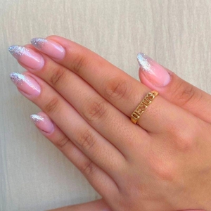 ANEL ESCRITO JESUS COM DUAS CRUZ VAZADAS NA LATERAL