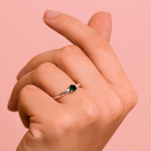 ANEL P925 SOLITÁRIO LISO ZIRCONIA ESMERALDA