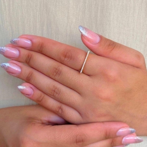 ANEL QUADRADO CRAVEJADO CRISTAL