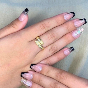 ANEL REGULAVEL FOLHAS CRAVEJADAS