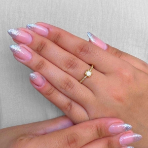 ANEL SOLITARIO CRAV QUADRADO LINHA FINA