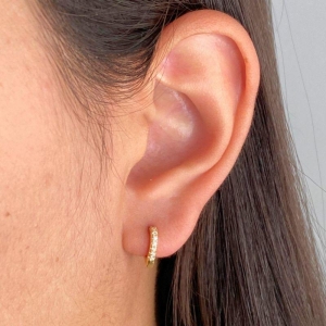 ARGOLA CLICK TRIANGULO CRAVEJADO 11MM