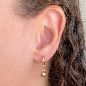 ARGOLA COM PINGENTE BOLA LISA