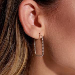 ARGOLA P925 GRANDE QUADRADA FIO TORCIDO 3X3CM