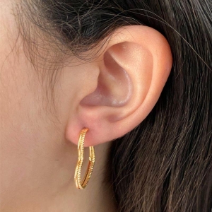 ARGOLA TARRACHA MEDIA CORAÇAO 2 FIO 1 LISO E 1 LISTRADO 21MM