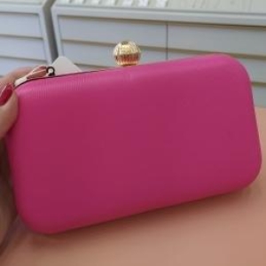 BOLSA CLUTCH LISTRADINHA
