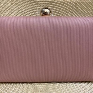 BOLSA CLUTCH QUADRADA LISTRADA ABOTUADOR BOLA