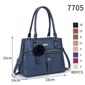 BOLSA GRANDE DETALHE DE FIVELA POMPOM