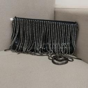 BOLSA LANTEJOLA COM FRANJA