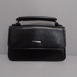 BOLSA PEQUENA METALIZADA RETANGULAR COM ALÇA PRETA