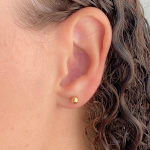 BRINCO PEQUENO BOLA FOSCA 4MM