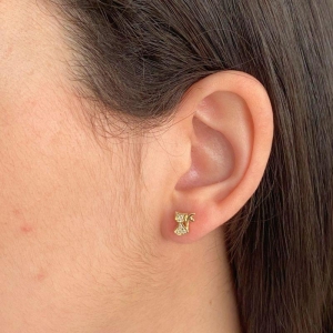 BRINCO PEQUENO DE GATO CRAVEJADO 7MM