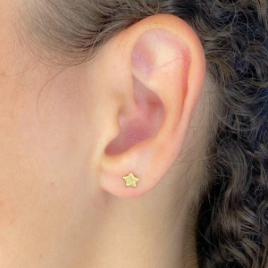 BRINCO PEQUENO ESTRELA DE CHAPA LISA 5MM