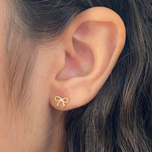 BRINCO PEQUENO LAÇO COM 1 ZIRCONIA 5MM