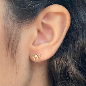 BRINCO PEQUENO LAÇO COM 1 ZIRCONIA 6x9MM