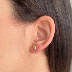 BRINCO PEQUENO LISO GOTA 5x8MM