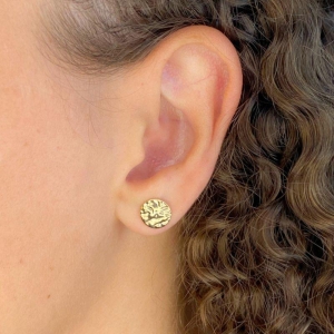 BRINCO PEQUENO REDONDO CHAPA AMASSADA