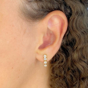 BRINCO PEQUENO ZIRCONIA 4 RIVIERA QUADRADA CRISTAL