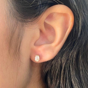 BRINCO PEQUENO ZIRCONIA OVAL CAIXA ALTA 5X7MM