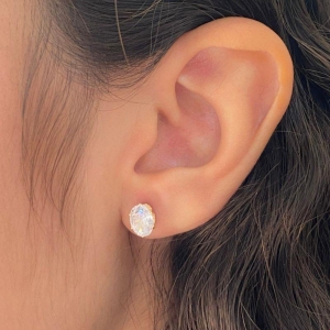 BRINCO PEQUENO ZIRCONIA OVAL CAIXA ALTA 7X9MM