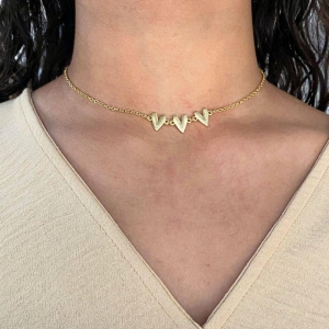 CHOKER ELO COM 3 CORAÇAO MODELO V LISO DE CHAPA
