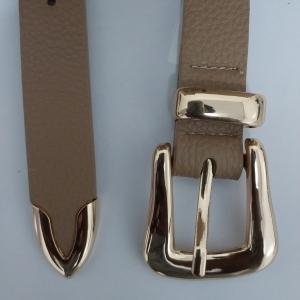 CINTO COURINO FIVELA METAL COM 1 TRAVA E DETALHE V NA PONTA