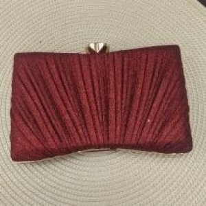 CLOUTCH QUADRADA BRILHO COM ALÇA PEROLA