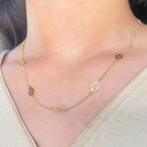 GARGANTILHA LISA FOLHAS TRABALHADAS