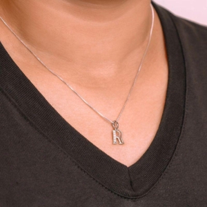GARGANTILHA P925 VENEZIANA + PINGENTE LETRA CRISTAL (R)