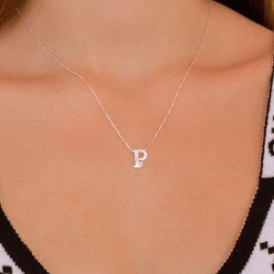 GARGANTILHA PRATA 925 LETRA P COM ZIRCONIA CRISTAL 1X1CM
